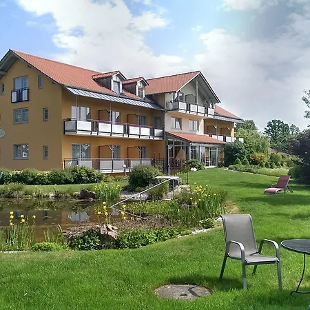Larenzen Hotel 3*
