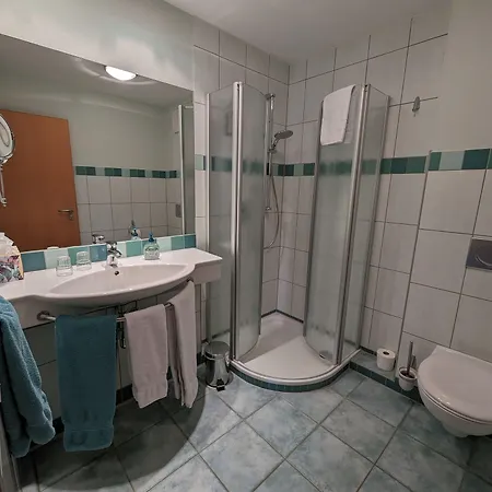 Larenzen Hotel 3*