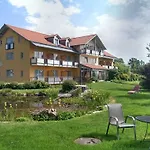 Landhotel Larenzen فندق 3*