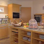 Landhotel Larenzen فندق