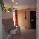Landhotel Larenzen فندق