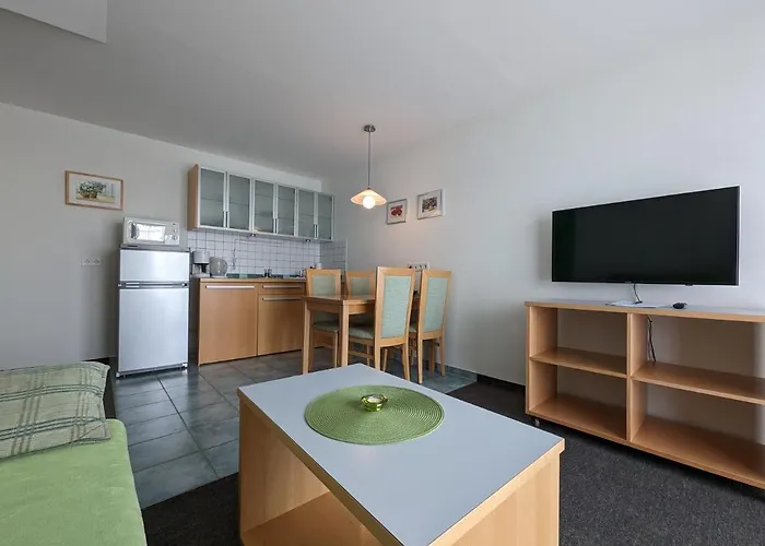 Landhotel Larenzen فندق 3*