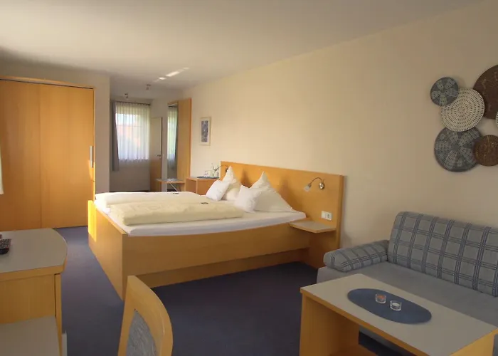 فندق Landhotel Larenzen 3*